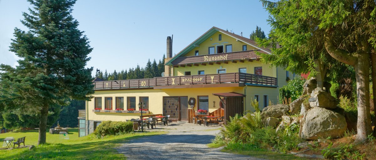 runenhof-bauernhofurlaub-halbpension-bayerischer-wald-ansicht