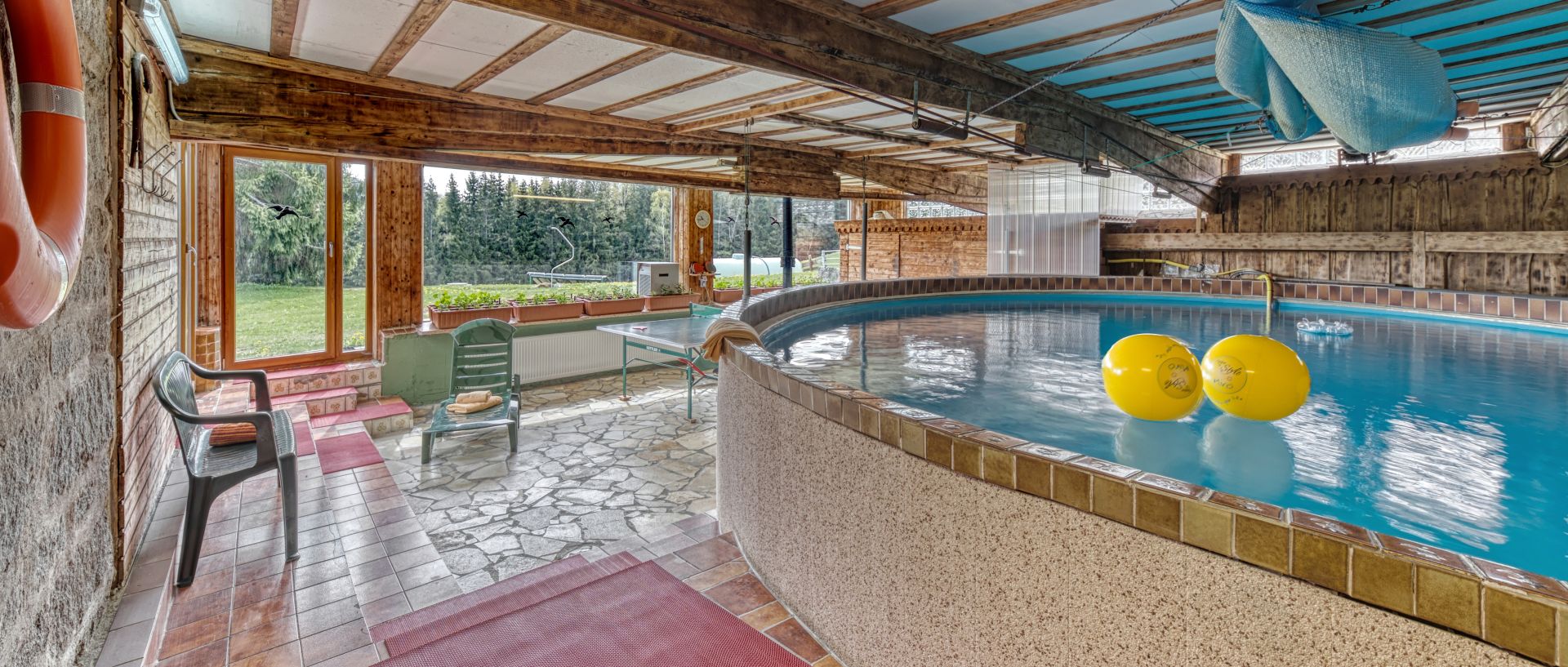 Wellness Hallenbad & Sauna